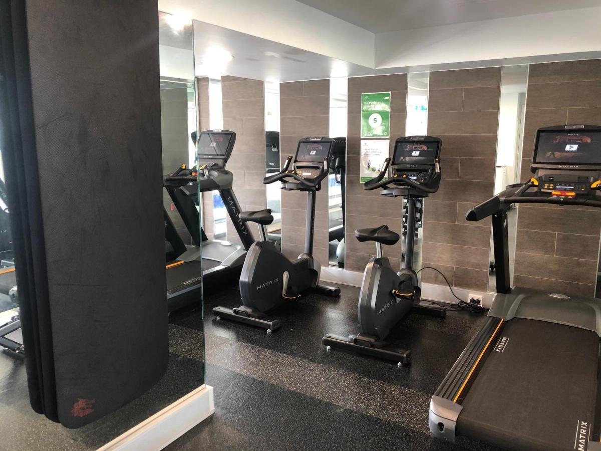 Oaks Adelaide Embassy Suites Экстерьер фото