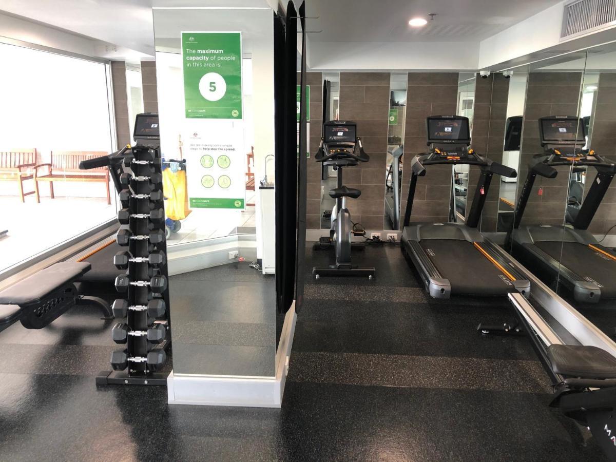 Oaks Adelaide Embassy Suites Экстерьер фото
