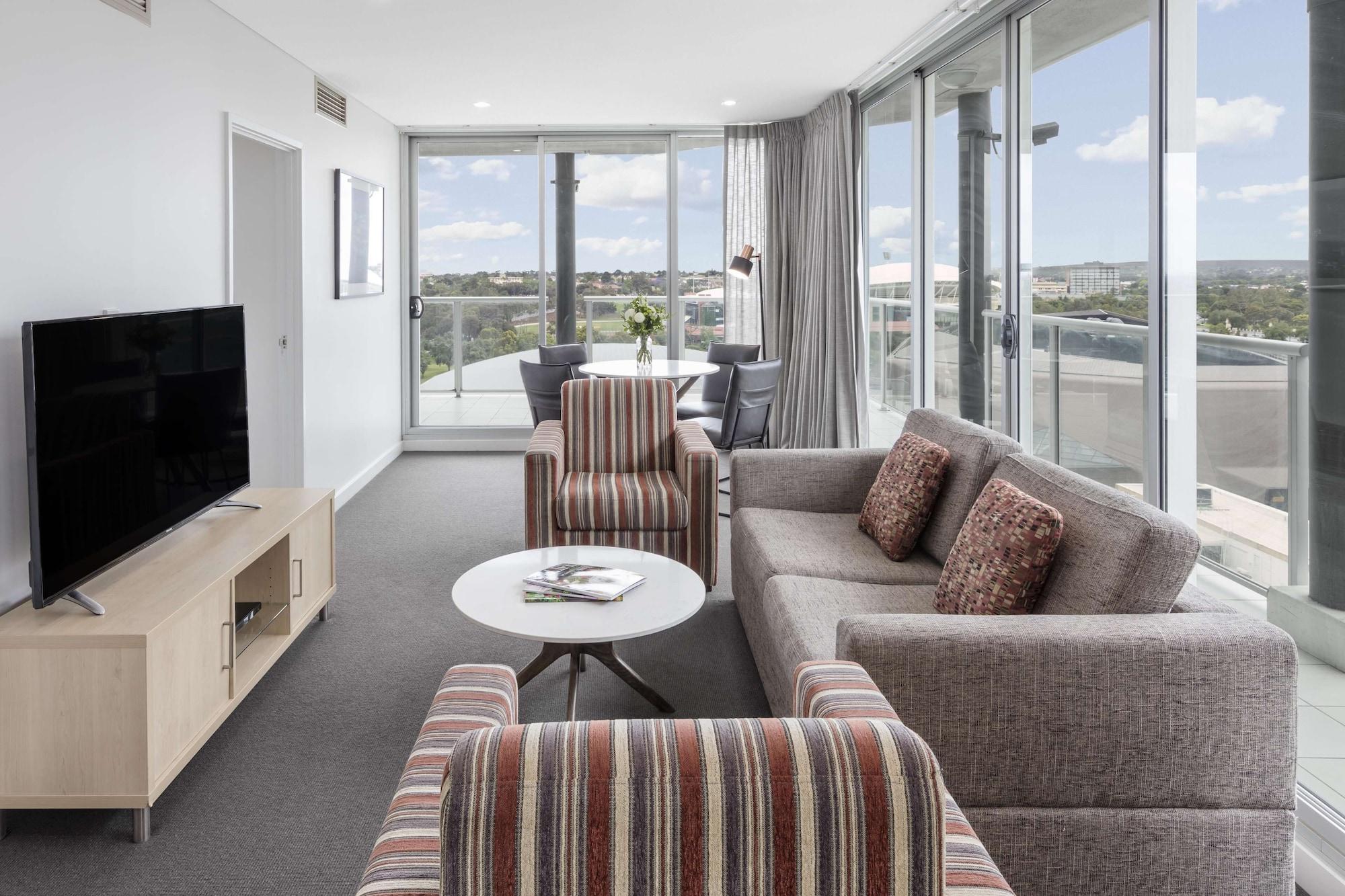 Oaks Adelaide Embassy Suites Экстерьер фото