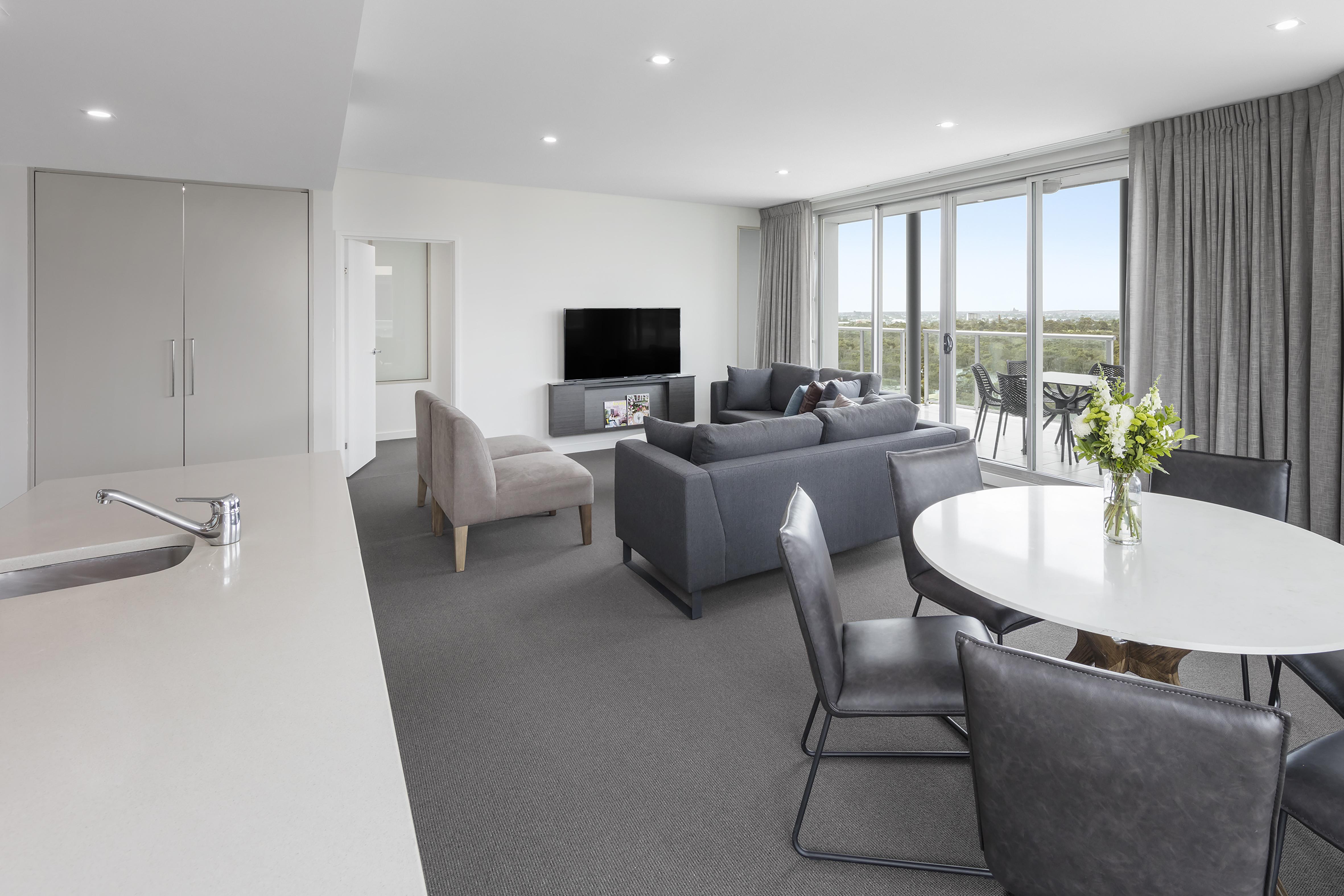 Oaks Adelaide Embassy Suites Экстерьер фото
