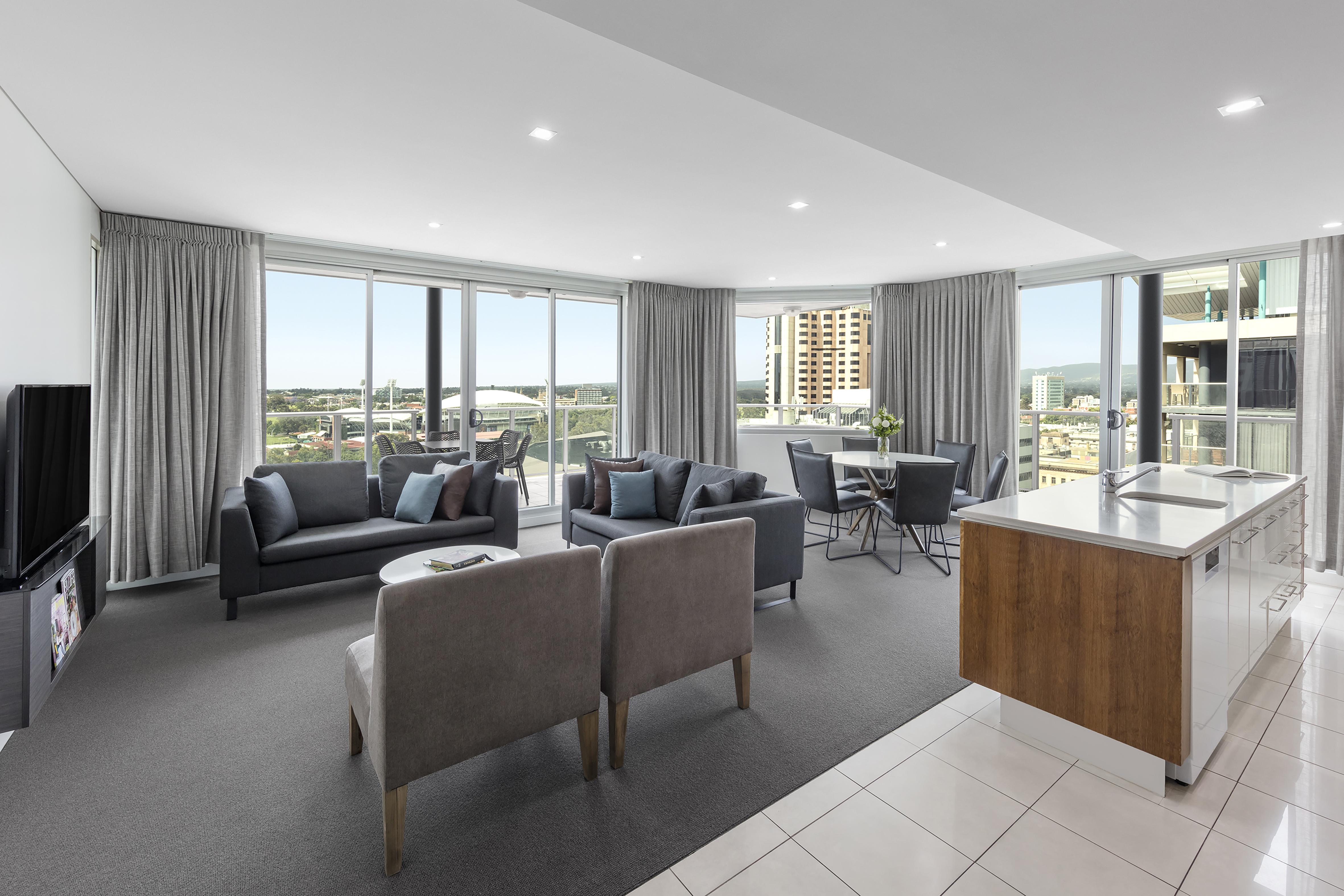 Oaks Adelaide Embassy Suites Экстерьер фото