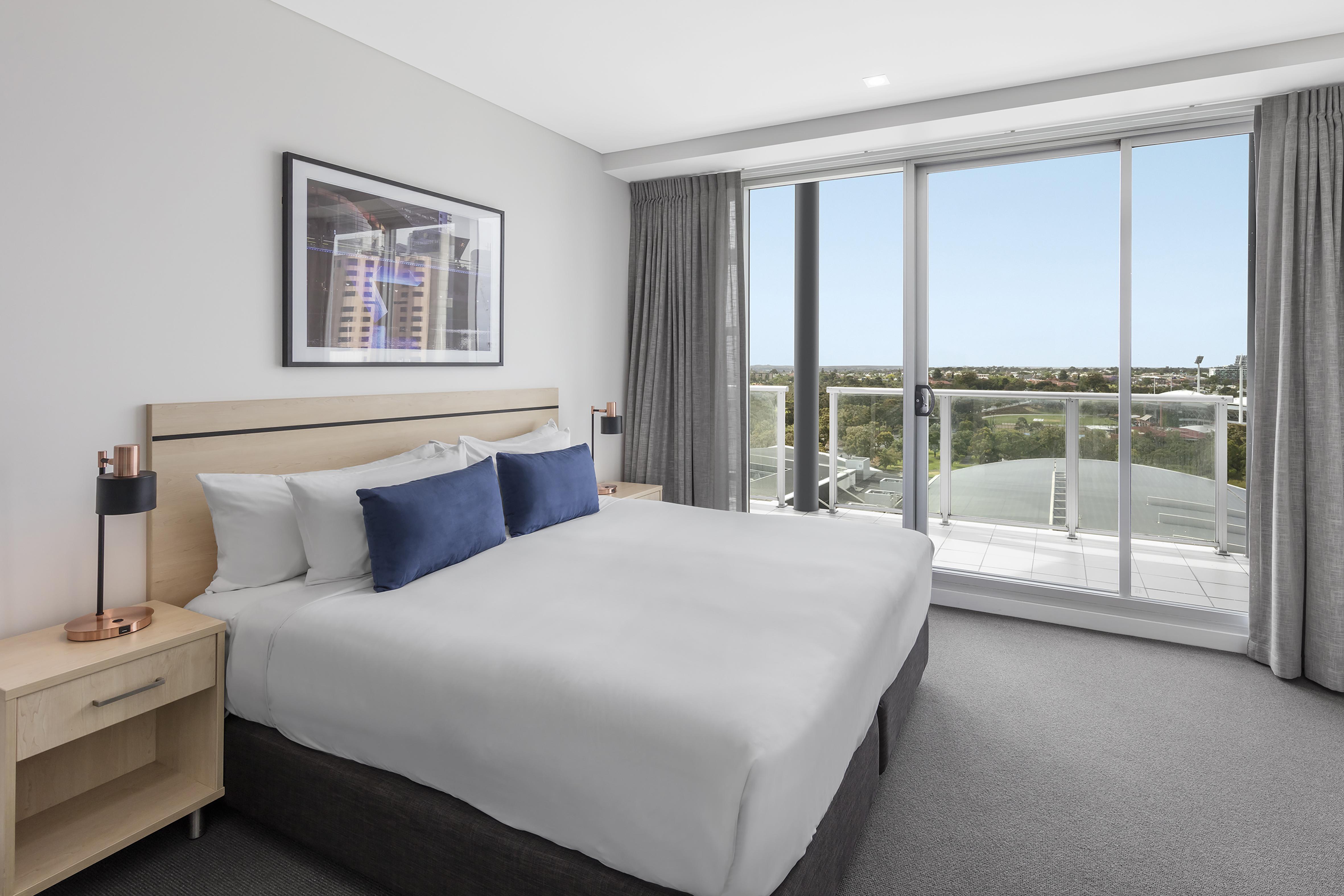 Oaks Adelaide Embassy Suites Экстерьер фото