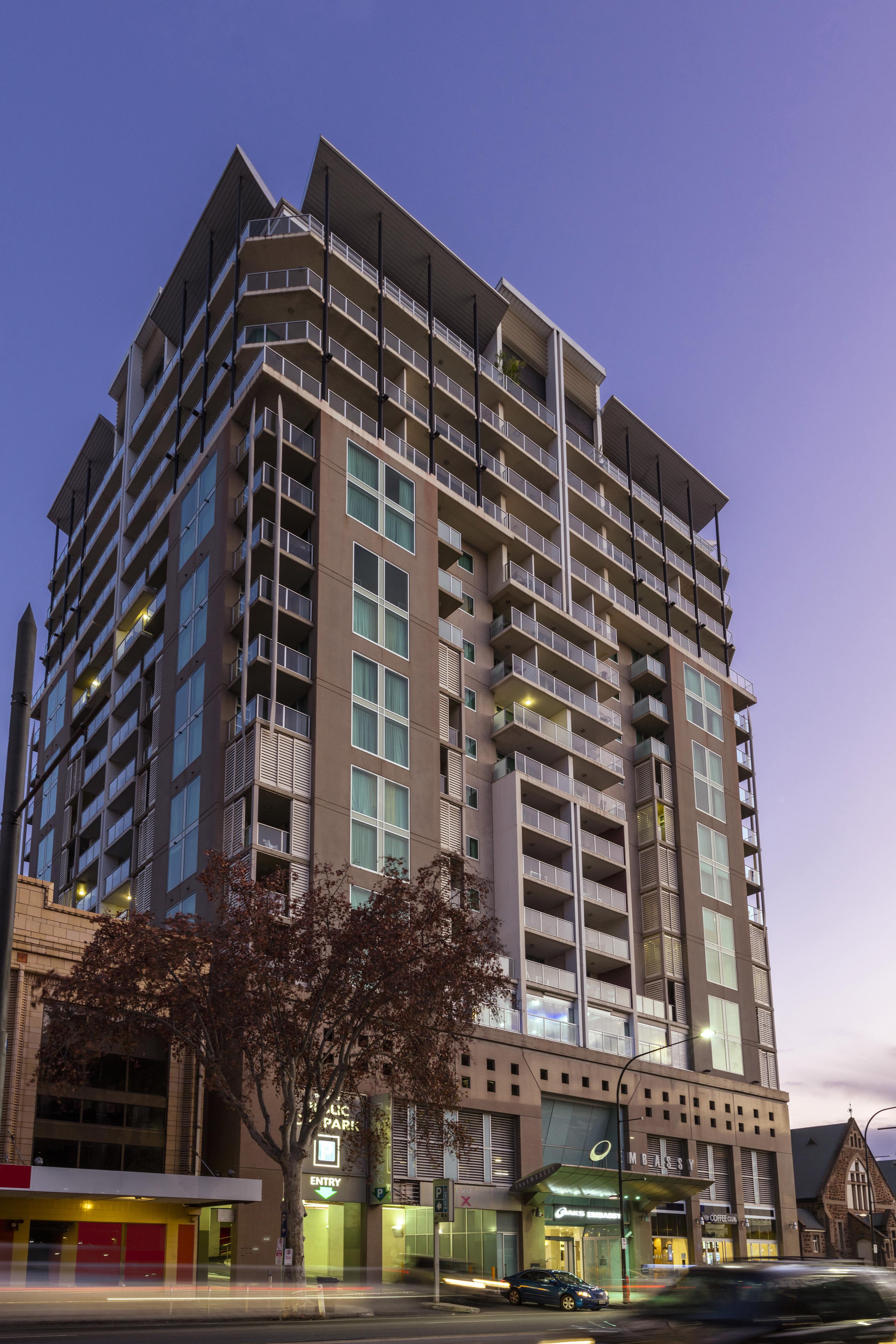 Oaks Adelaide Embassy Suites Экстерьер фото