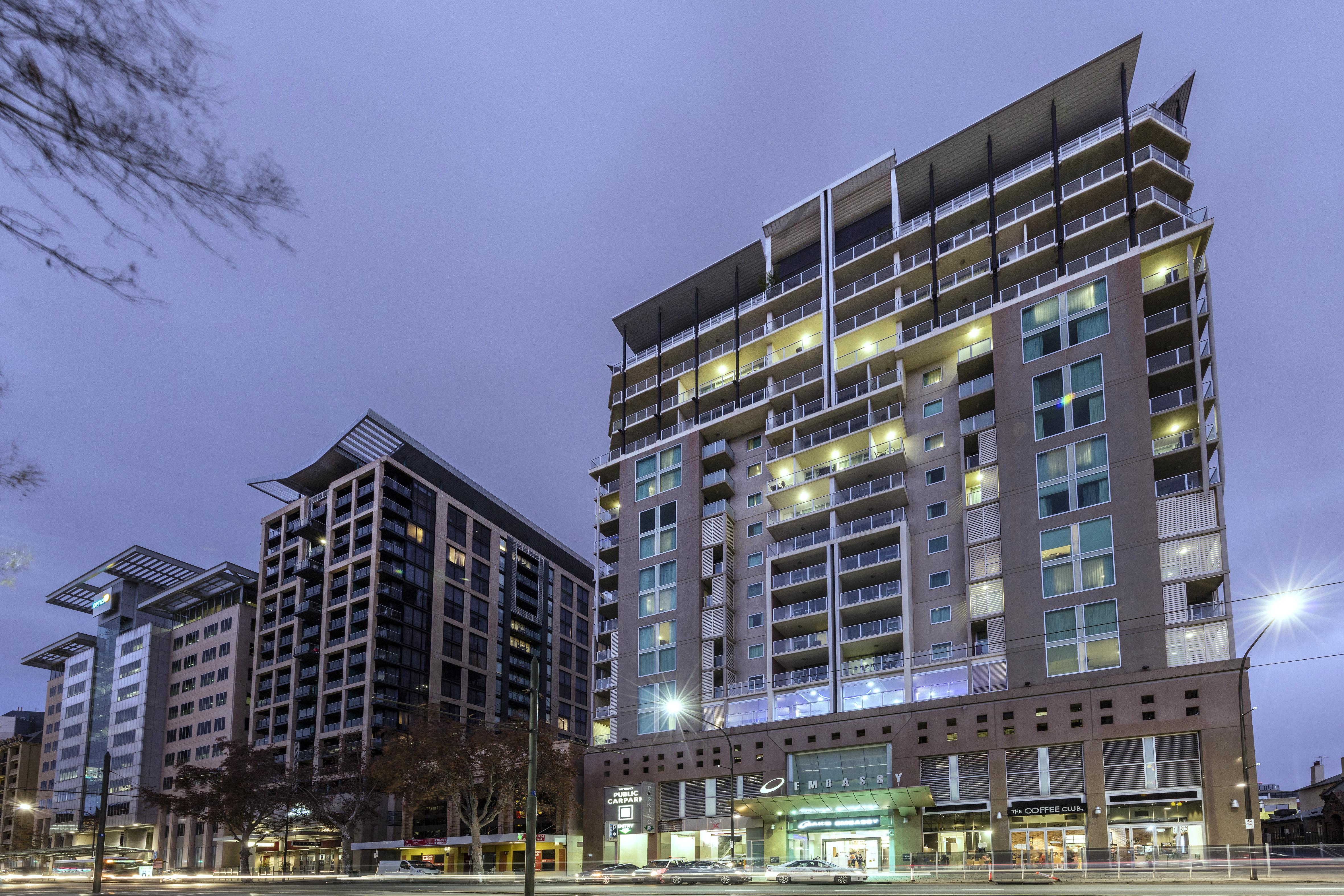 Oaks Adelaide Embassy Suites Экстерьер фото