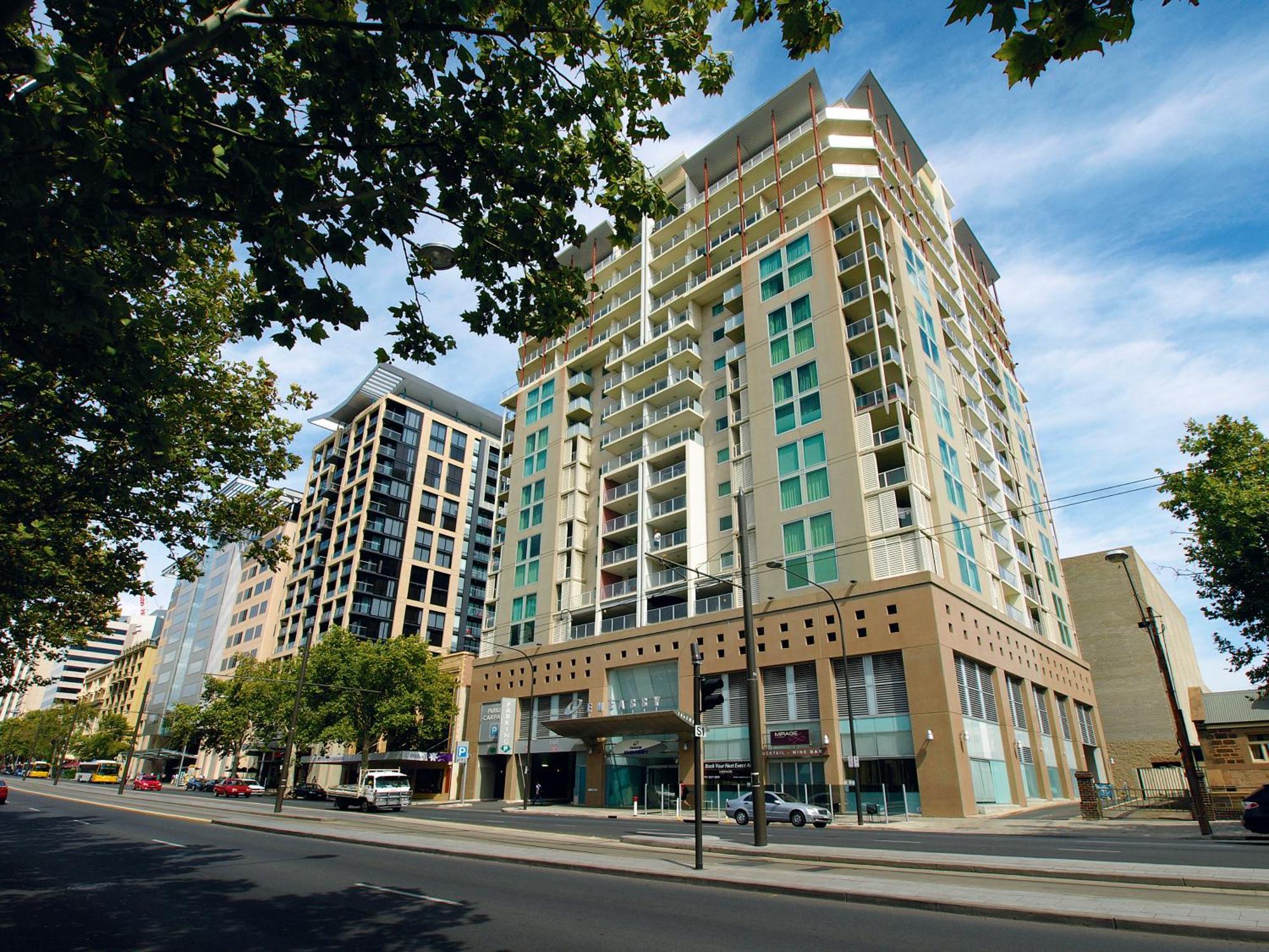 Oaks Adelaide Embassy Suites Экстерьер фото
