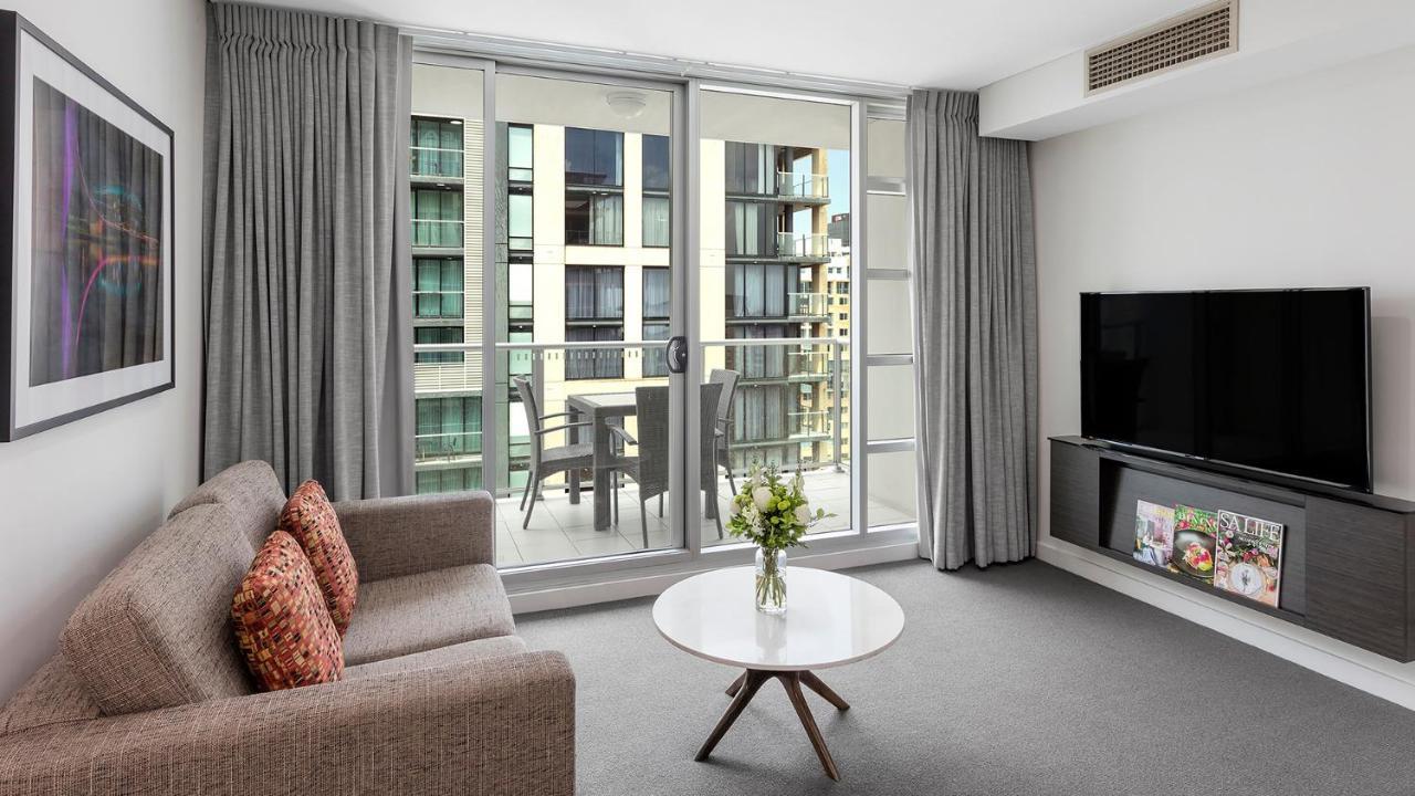 Oaks Adelaide Embassy Suites Экстерьер фото