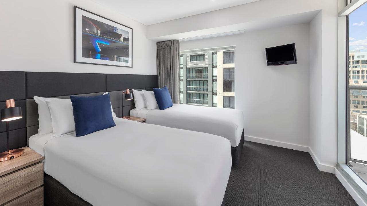 Oaks Adelaide Embassy Suites Экстерьер фото